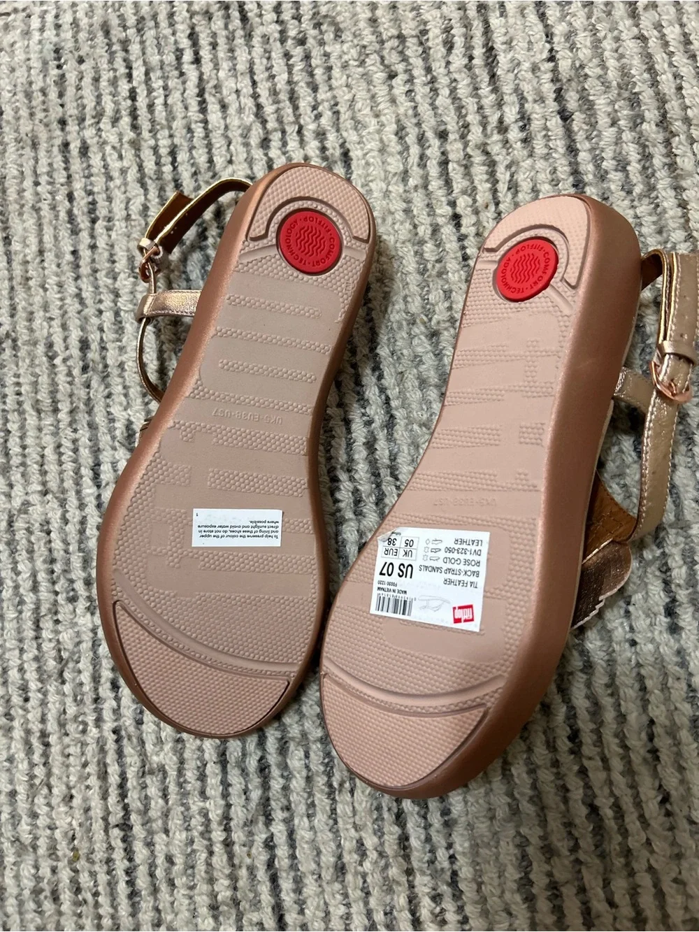 Fitflop Tia Feather Women’s Metallic Leaf Thong Sandals Rose Gold Size 7